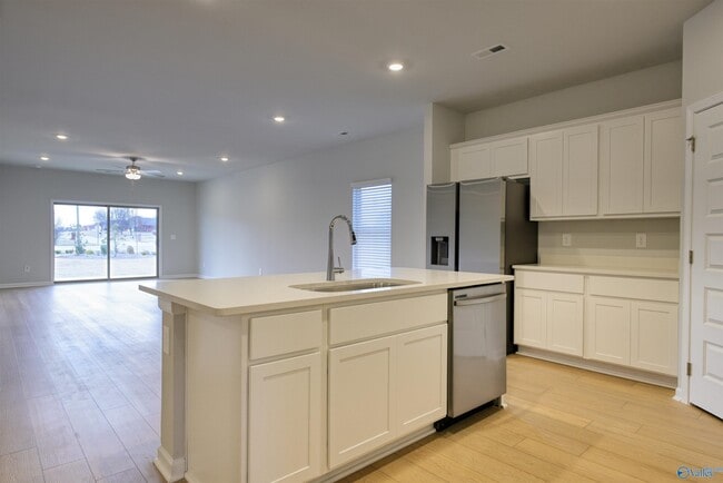 Building Photo - 12392 Whitcomb Cir