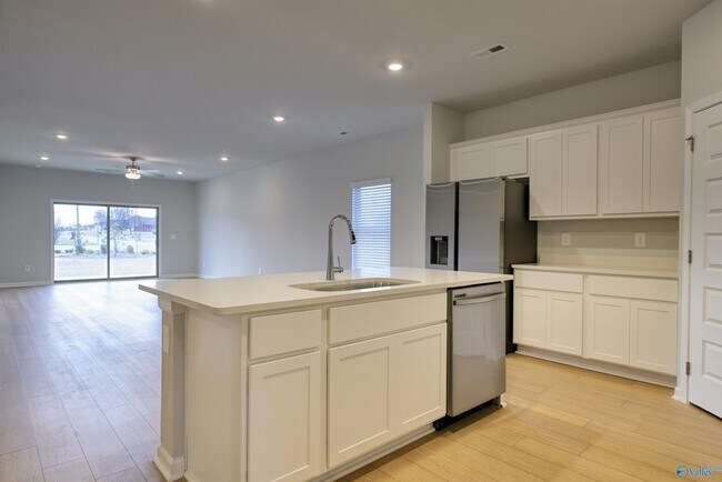 Foto del edificio - 12392 Whitcomb Cir