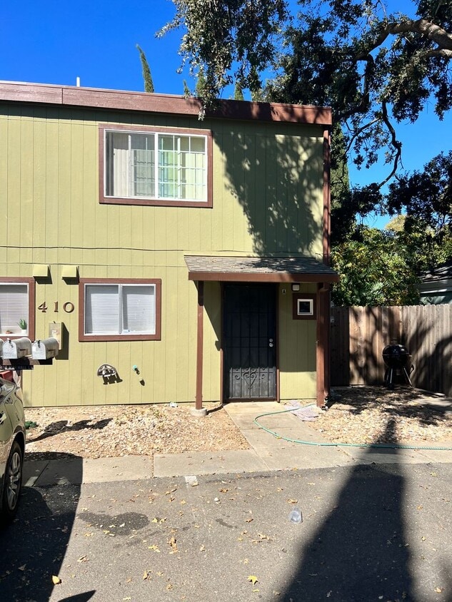410 Marshall Rd Unit A, Vacaville, CA 95687 Room for Rent in