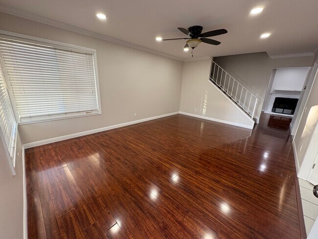 Foto del edificio - 2654 Hillsborough Pl