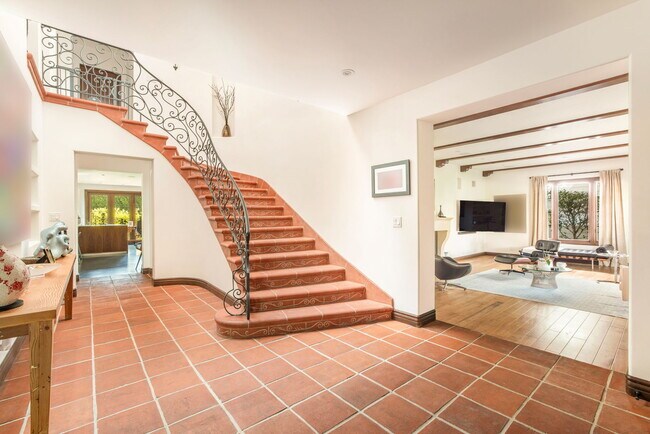 Foto del edificio - 604 Alta Dr