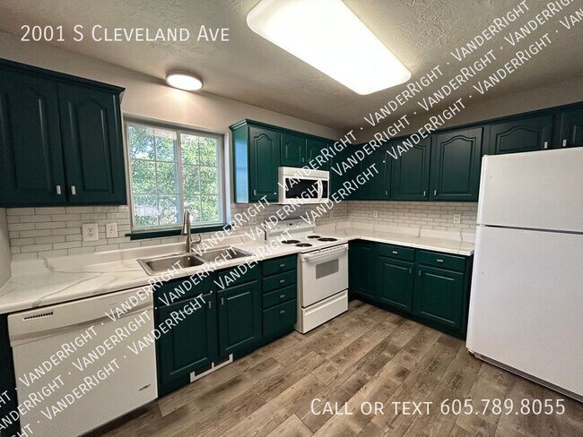 Foto del edificio - 2001 S Cleveland Ave