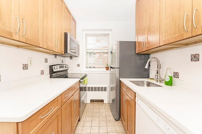 Foto del edificio - 21 Englewood Ave