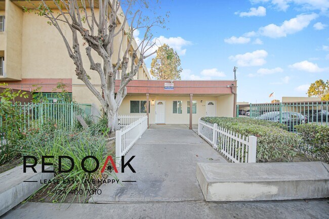 Foto del edificio - 5107 Passons Blvd