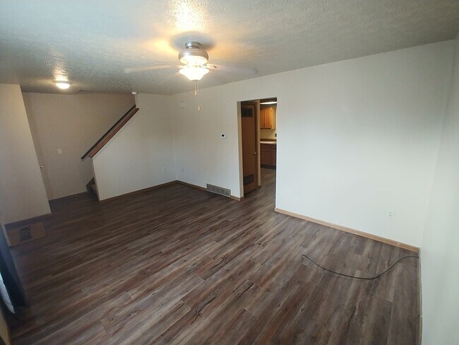 Building Photo - Pataskala 3 BR, 1 1/2 Bath