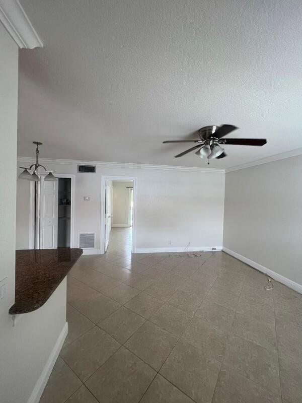 Foto del edificio - 640 NE 6th Ct