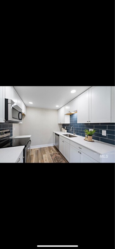 Foto del edificio - 250 Hudson Ave