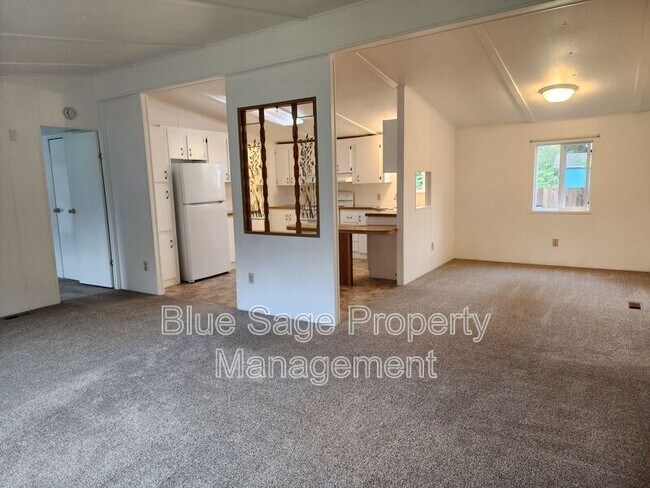 Building Photo - 144 Daisy Ln