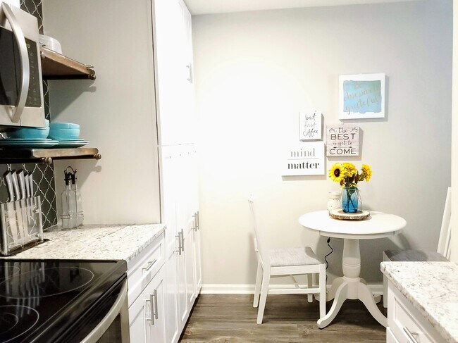 Breakfast nook - 4708 Dorsey Hall Dr