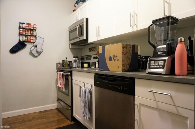 Building Photo - 1 br, 1 bath  - 45 Carlton St # 24A