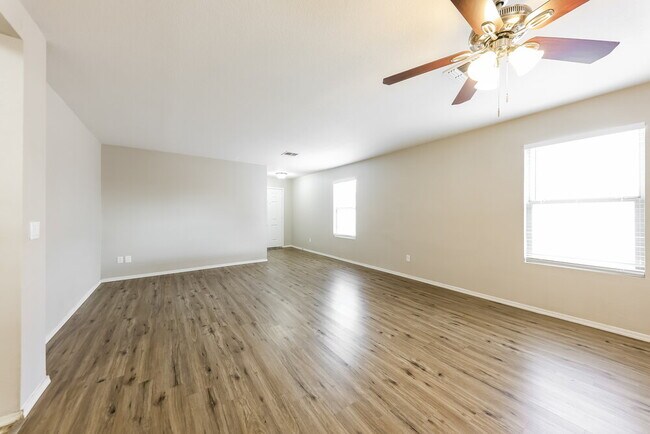 Foto del edificio - 3043 W Lucia Dr