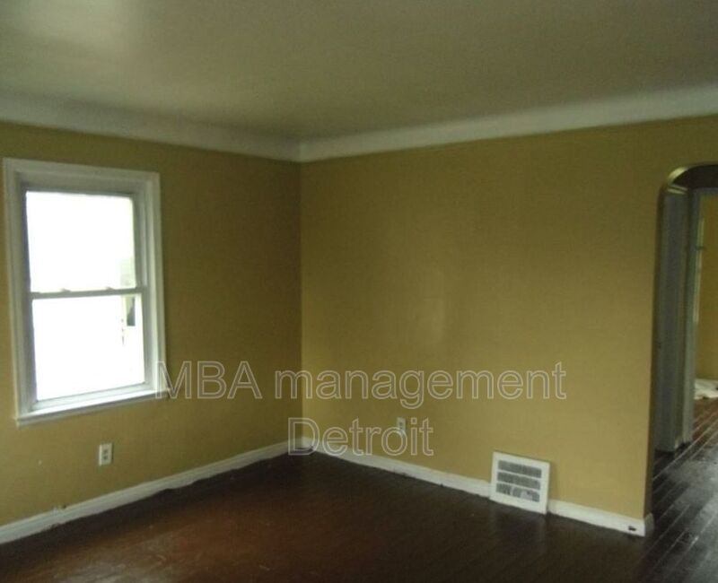 Building Photo - 15909 Maddelein St