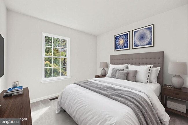 Foto del edificio - 306 Kings Crest Dr