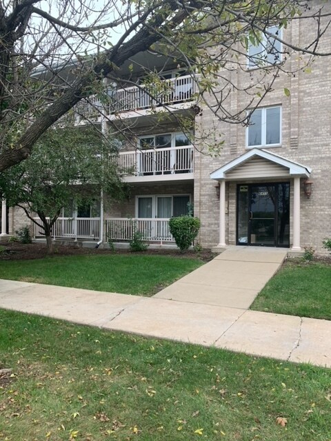 Building Photo - 6455 S Normandy Ave