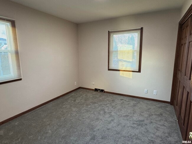 Building Photo - 4576 Cheyenne Ave