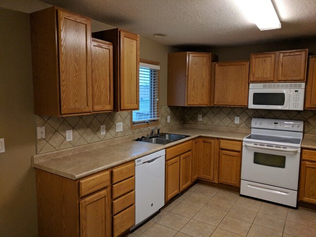 Building Photo - 6111 Meacham Dr