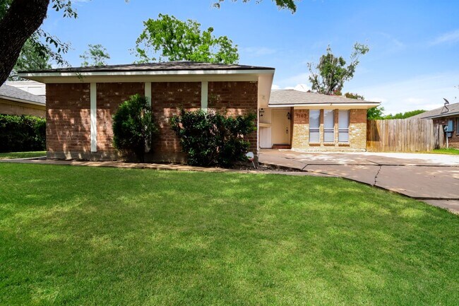 Building Photo - 7143 Longvine Dr