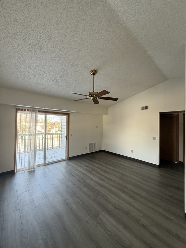 Foto del edificio - 2210 Valley Rd