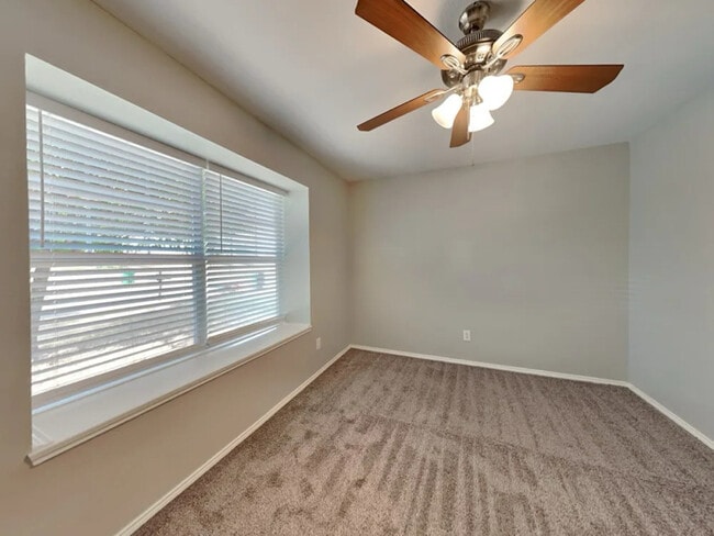 Foto del edificio - 1733 Vineridge Ln