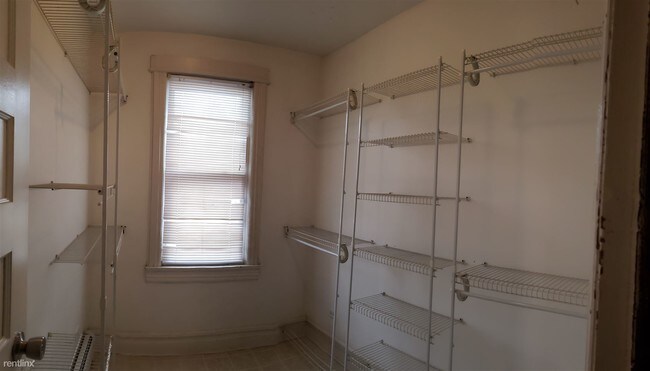 Building Photo - 3 br, 1 bath  - 39 Randolph Ave