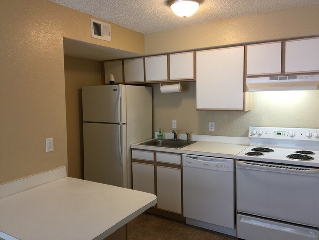 Building Photo - 2216 Grand Cayman Ct