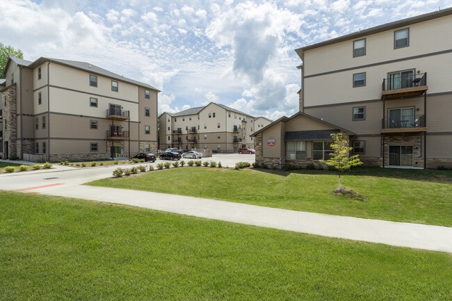 Foto del edificio - The Heights at Lincoln Swing