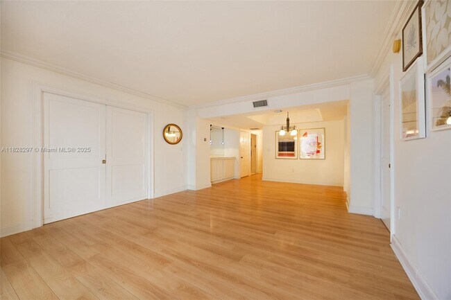 Foto del edificio - 2901 S Bayshore Dr