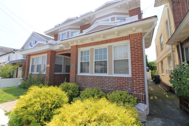 Building Photo - 108 N Wyoming Ave