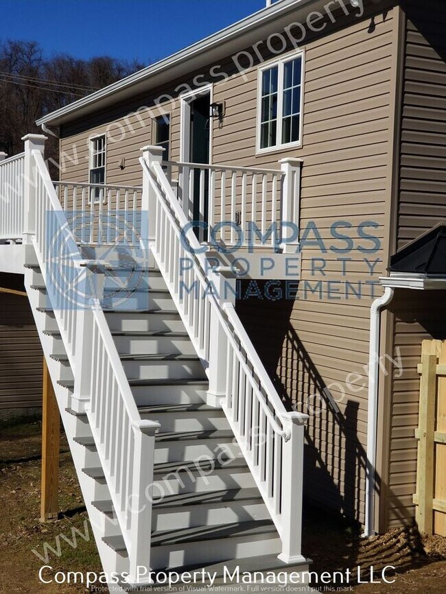 Building Photo - $1795 - $300 OFF MOVE IN SPECIAL!!! 3 Bed,...