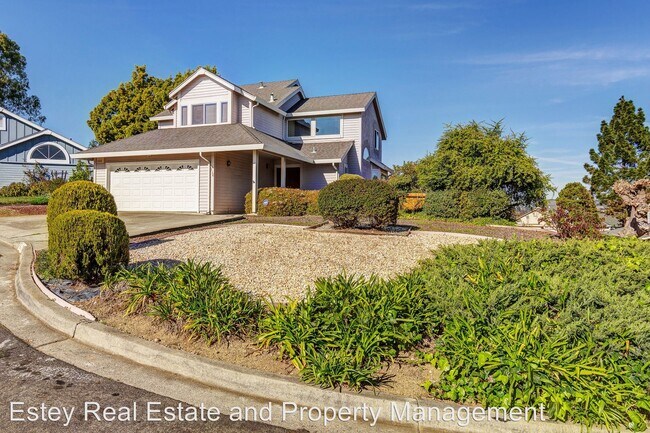 Building Photo - 4 br, 2.5 bath House - 110 Spinnaker Court