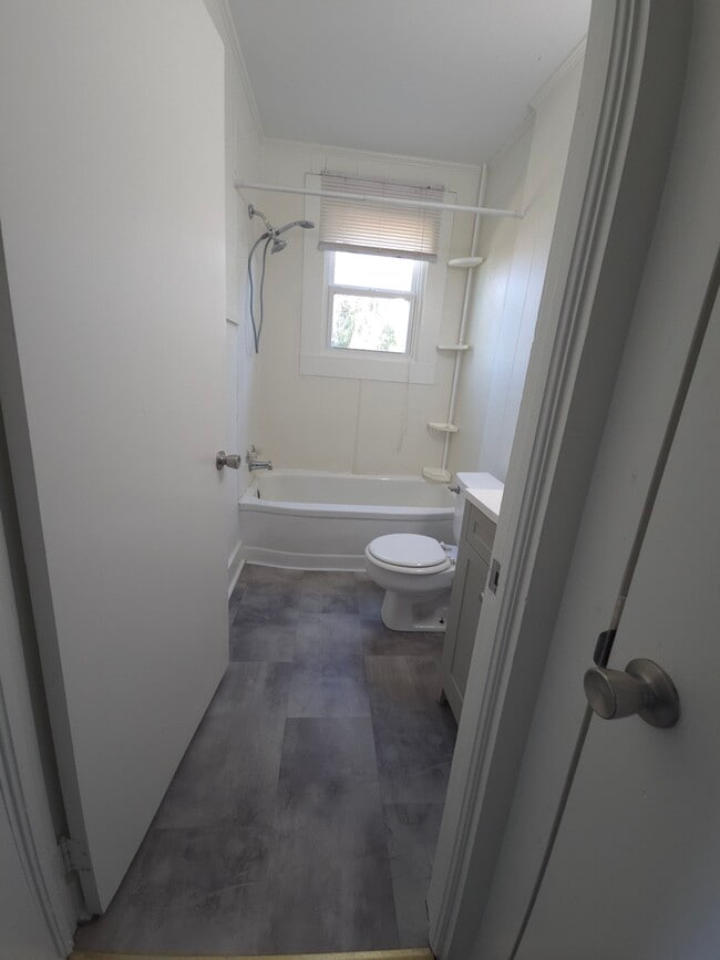 Building Photo - 804 Branton Ave