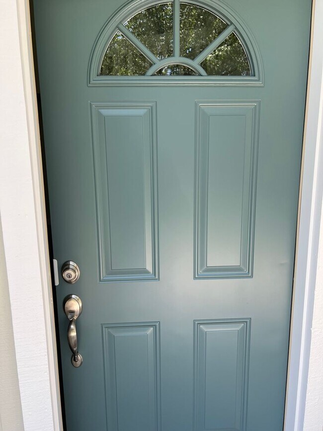 Foto del edificio - Do Not Disturb The Tenant!