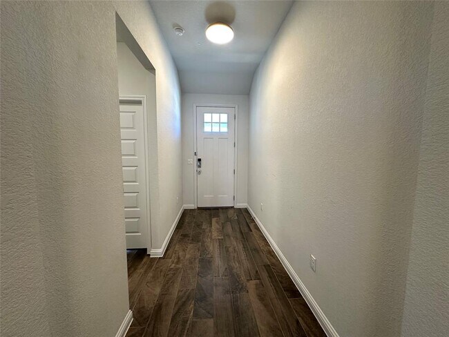 Foto del edificio - 8404 Skytex St