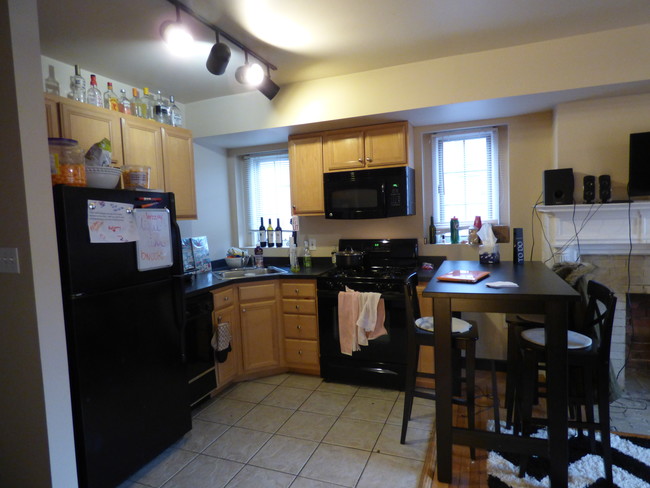 Kitchen - 368 McKee Pl