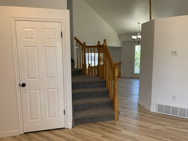 Habitación delantera - 1439 N 2375 W