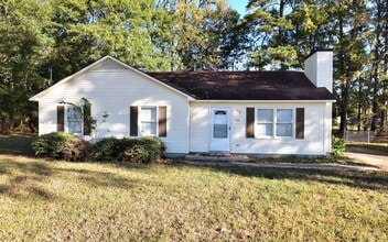Building Photo - 728 Salisbury Dr