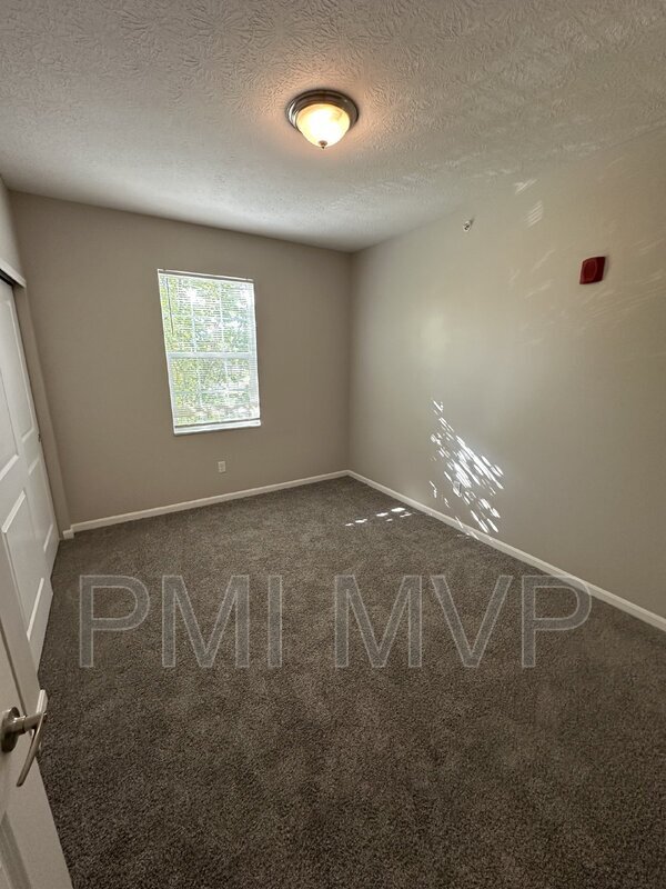 Foto del edificio - 866 Taylor Station Rd