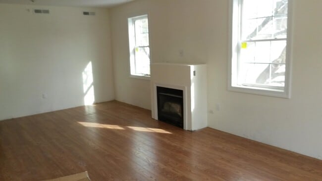 Building Photo - 110 39th St