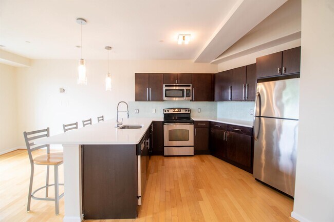 Foto del edificio - 329 Rhode Island Ave NE