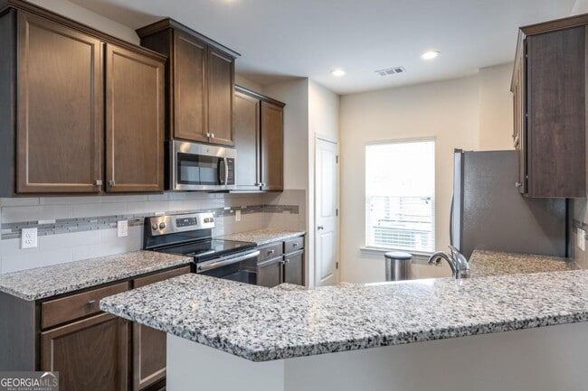 Building Photo - 5068 Longview Walk