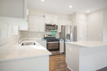 Foto del edificio - 4 Bed and 2.5 Bath Single-family Home Available for Rent!
