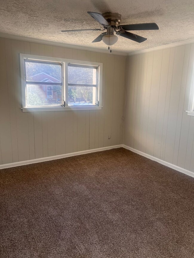 Foto del edificio - Three Bedroom One Bath