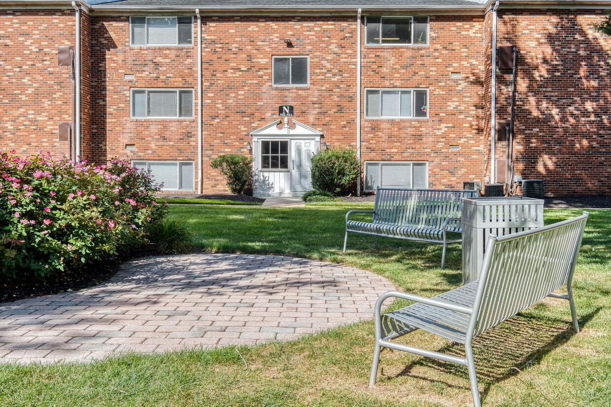 Colonial Garden Apartments in Newark, DE