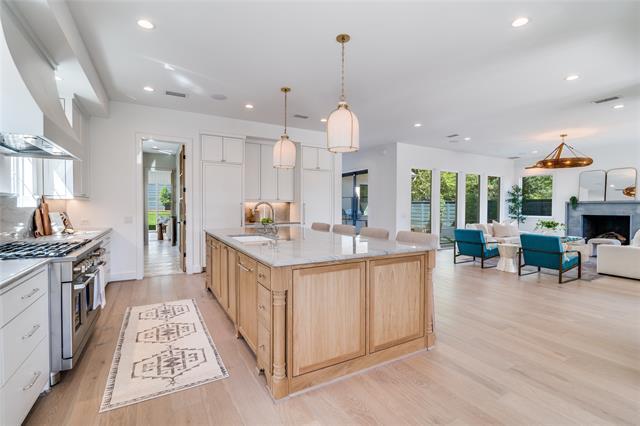 Foto del edificio - 9233 E Lake Highlands Dr