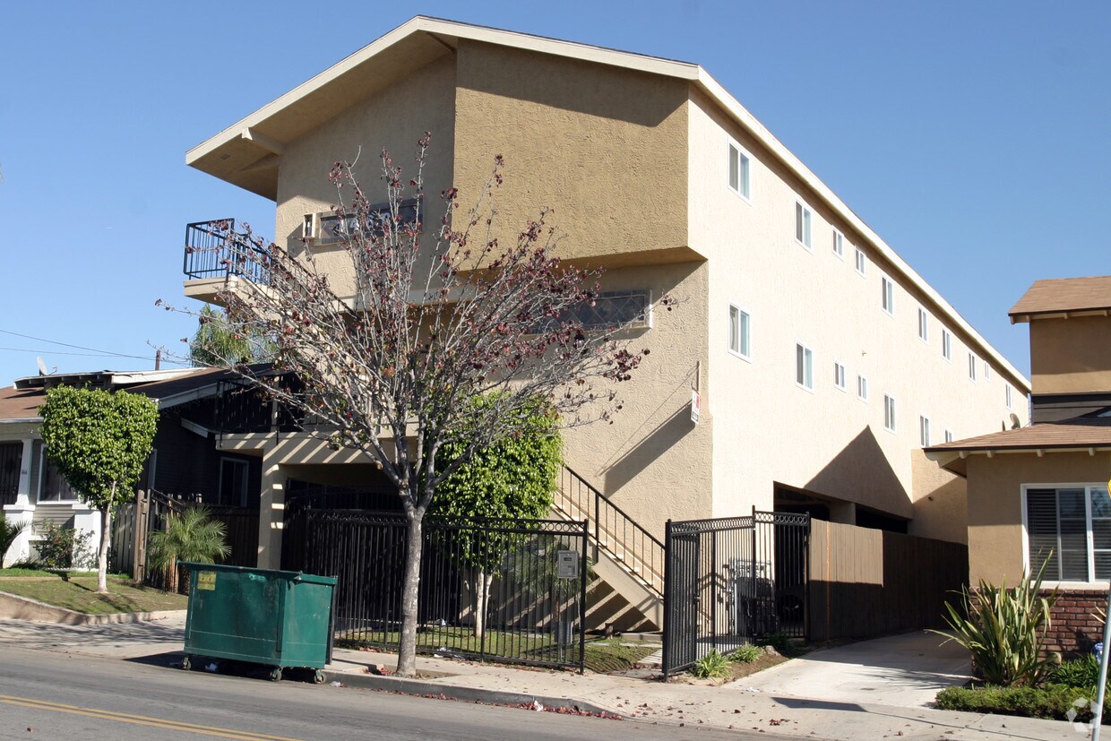 Foto del edificio - 1460 Obisbo Ave.