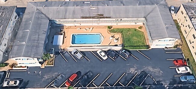 Foto del edificio - 3525 Tyler St