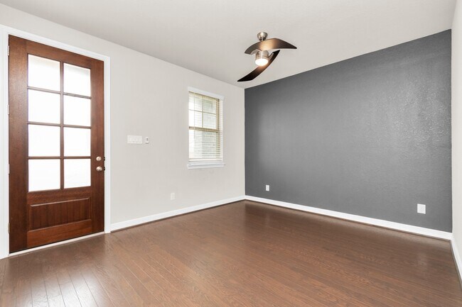 Foto del edificio - 1517 Portola Dr