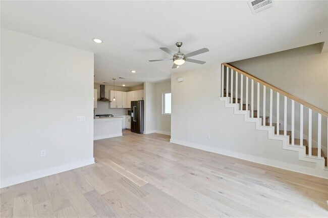 Foto del edificio - 2827 Manor Rd