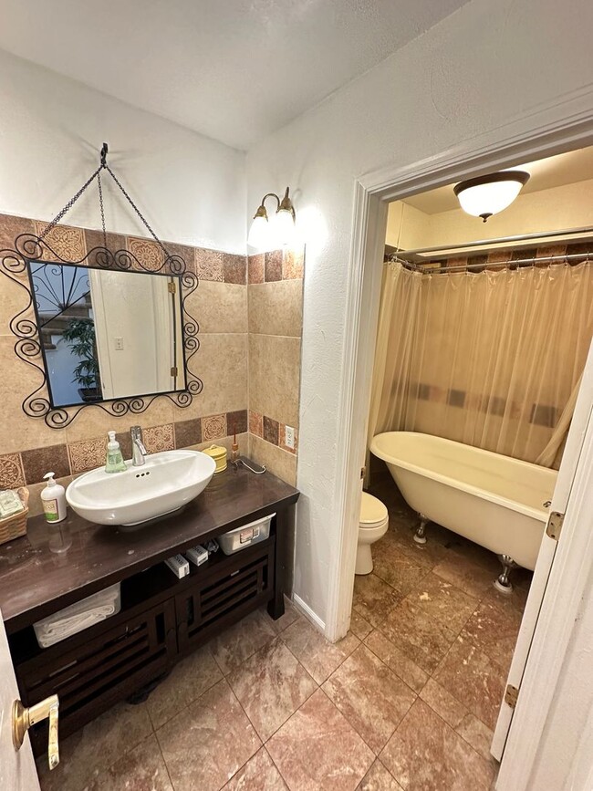 Building Photo - 4 Bed 4 Bath W/ Pool In Danville - Greenbrook
