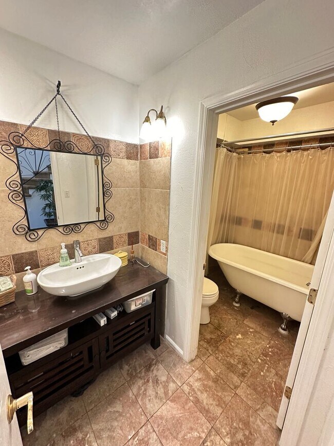Foto del edificio - 4 Bed 4 Bath W/ Pool In Danville - Greenbrook